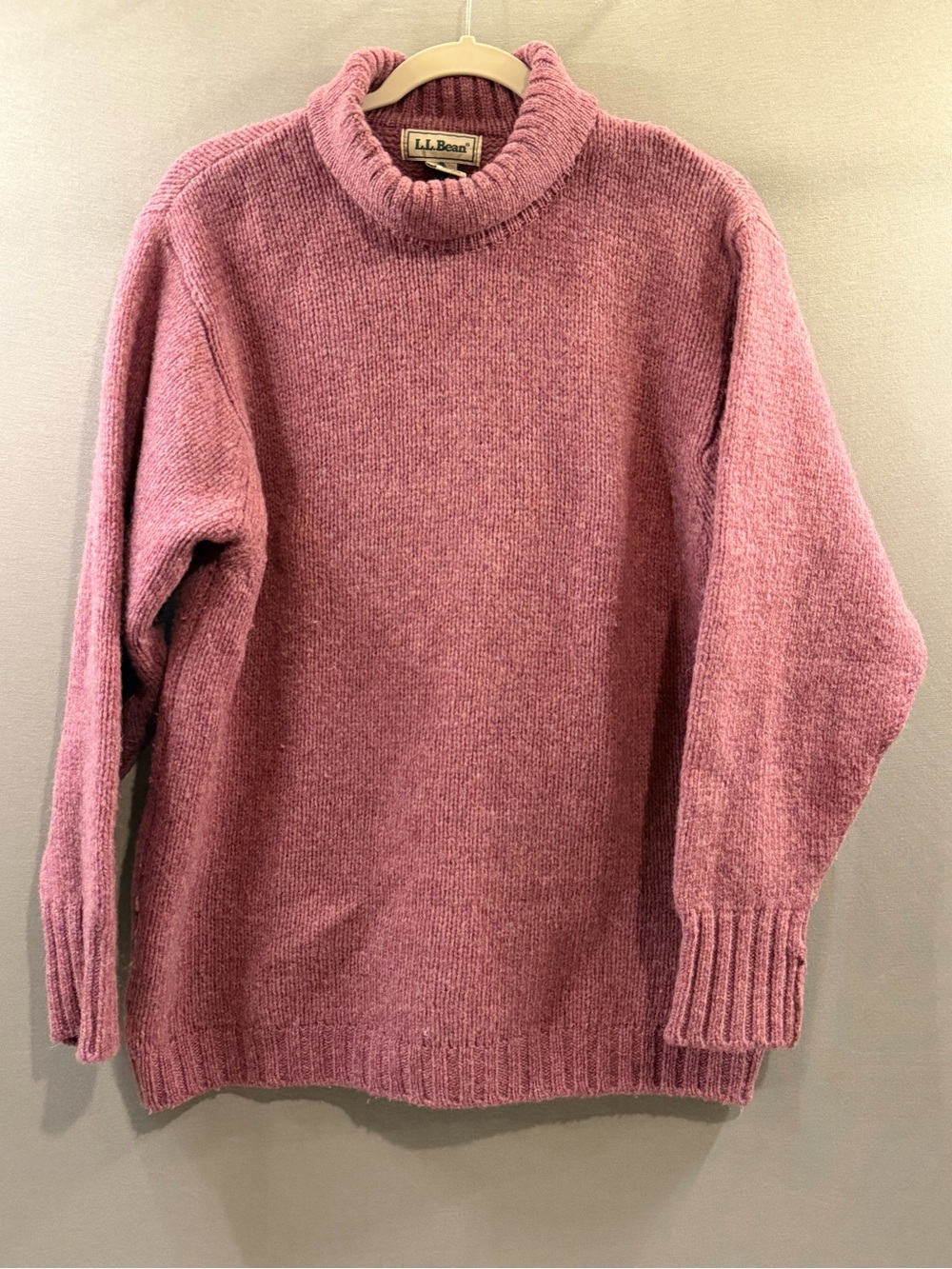 L.L. Bean Women's mauve 100% wool Turtleneck Sweater large cabin cozy